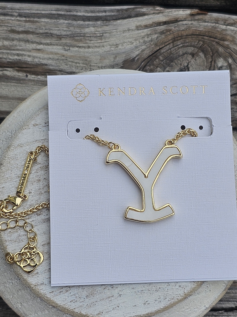 Kendra Scott x Yellow Rose Yellowstone Collection In Pearl - Picture 2 of 2